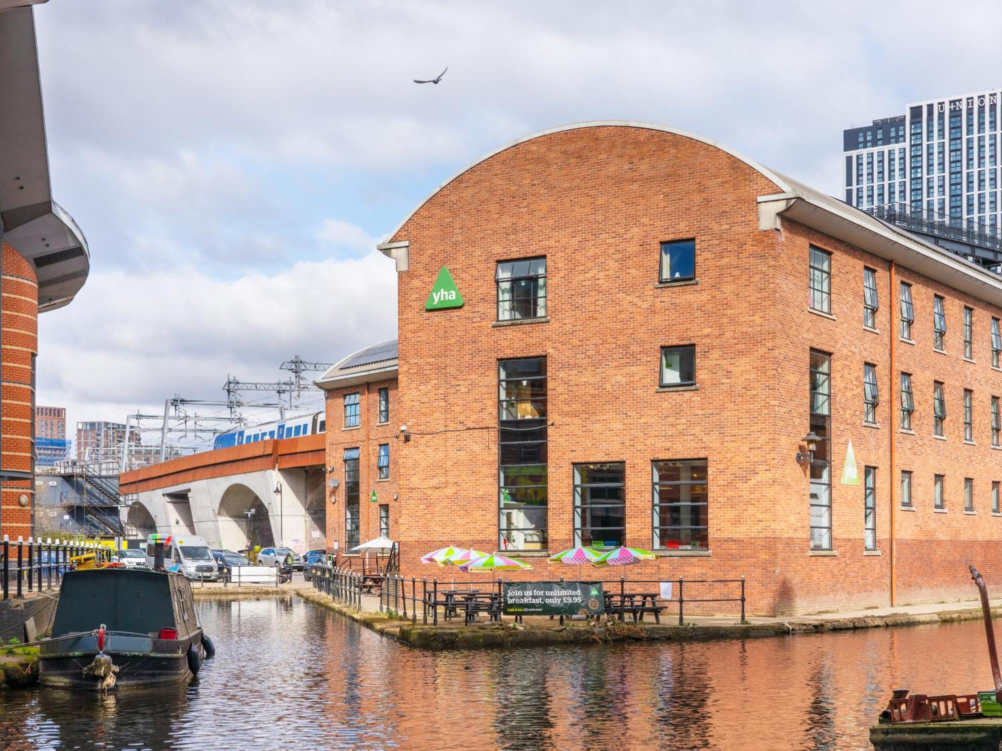 Yha Manchester Bagian luar foto