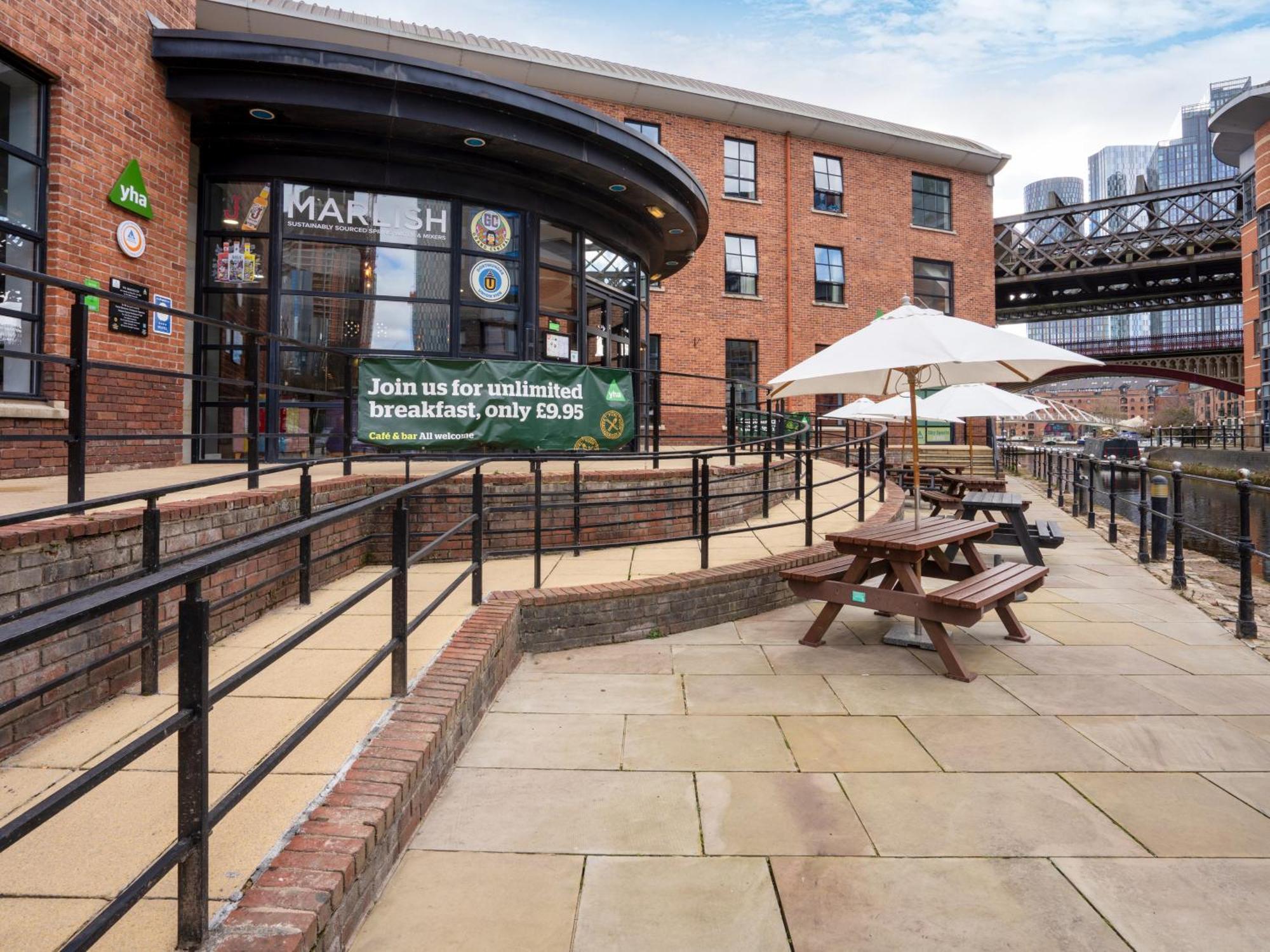 Yha Manchester Bagian luar foto