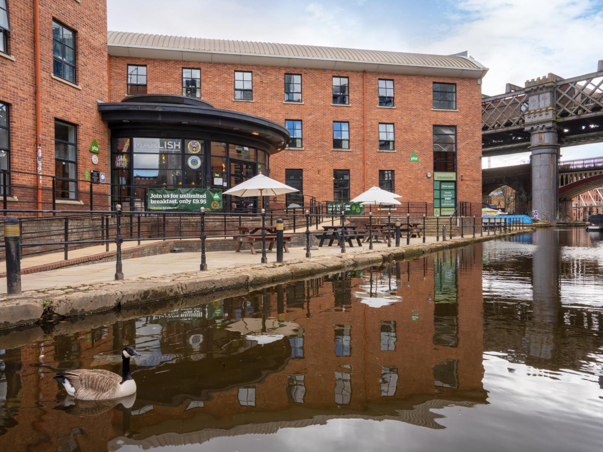Yha Manchester Bagian luar foto