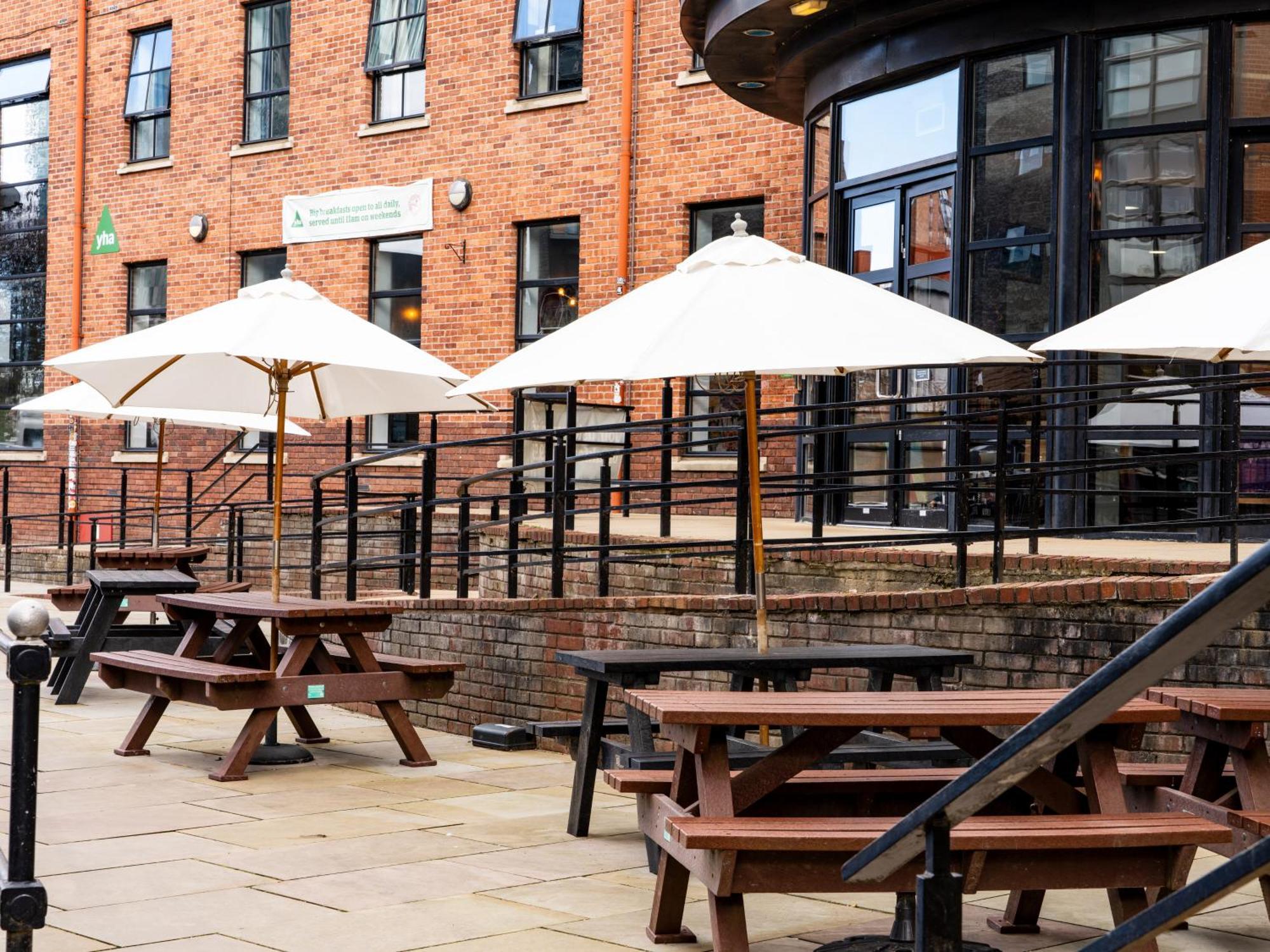 Yha Manchester Bagian luar foto
